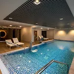 Modern 3b With And Gym アパート エステポナ