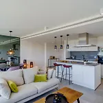 Modern 3b With And Gym エステポナ