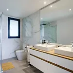 Modern 3b With And Gym *