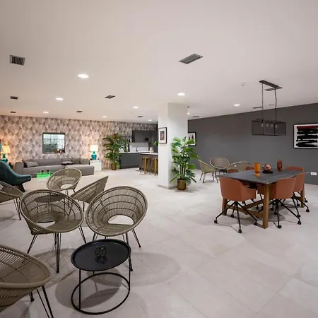 Modern 3b With And Gym